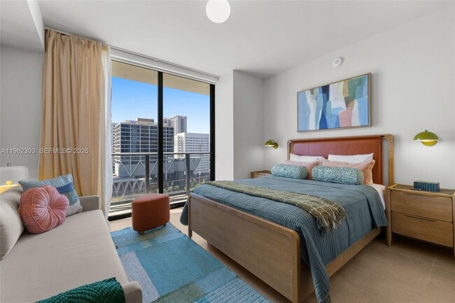 Building Photo - 11 NE 6th St