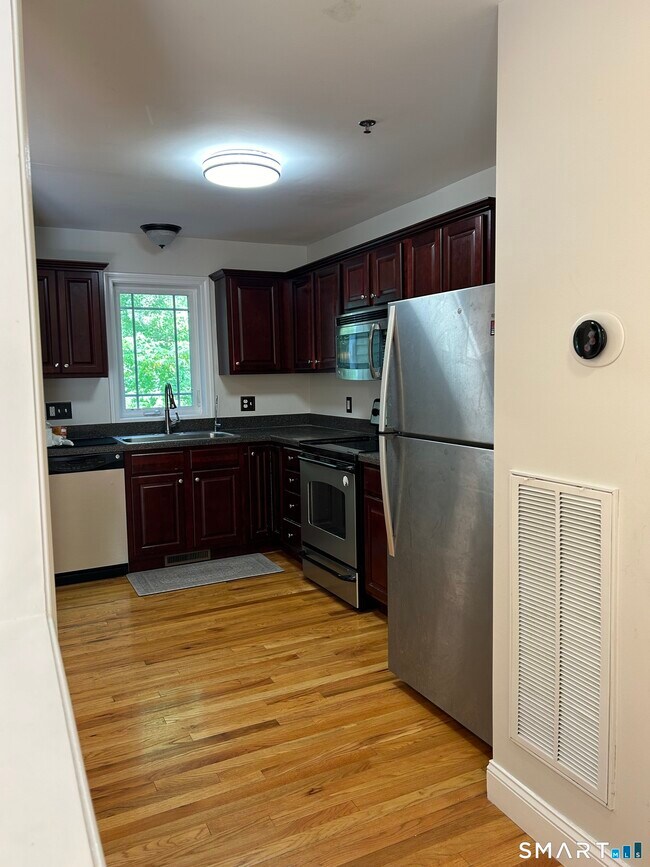 Building Photo - 66 Stetson Pl