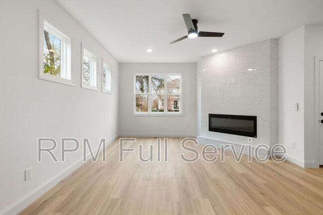 Building Photo - 2109 14th Ave N