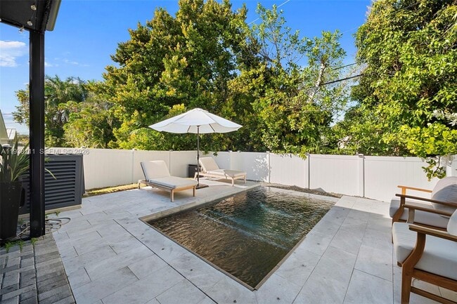 Building Photo - 821 SW 14th St