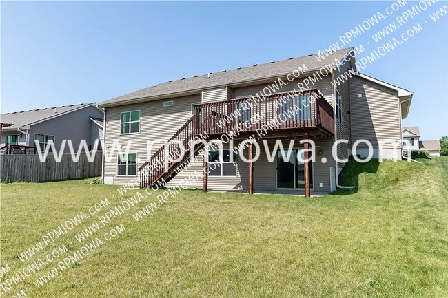 Building Photo - 1127 90th St