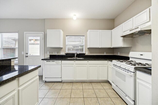 Building Photo - 18730 Sandelford Dr