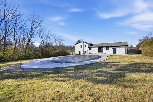 Building Photo - 294 Idle Hour Dr