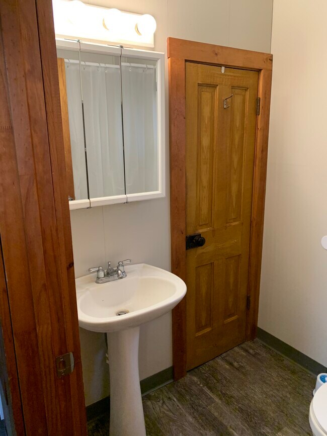 9688 Mount Bethel Rd SE 9688 Mount Bethel Rd SE Uhrichsville OH 44683