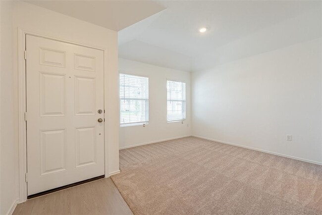 Building Photo - 200 Camargue Dr