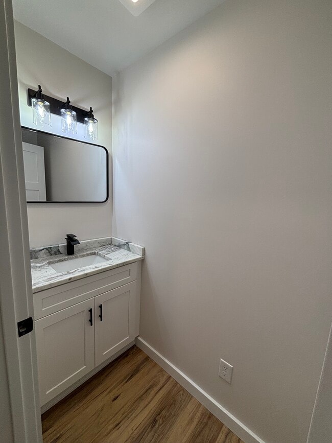 Building Photo - 20 Pond Rd