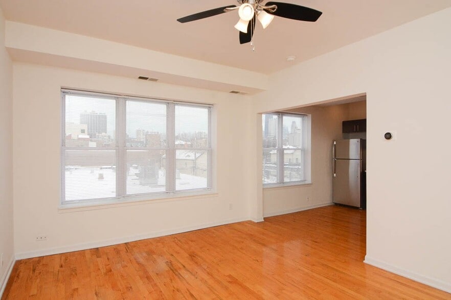 Building Photo - 1555 N Mohawk St
