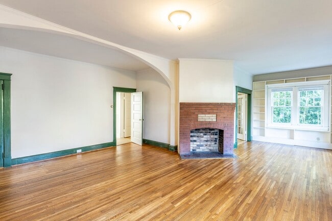 Building Photo - 213 Todd Ave