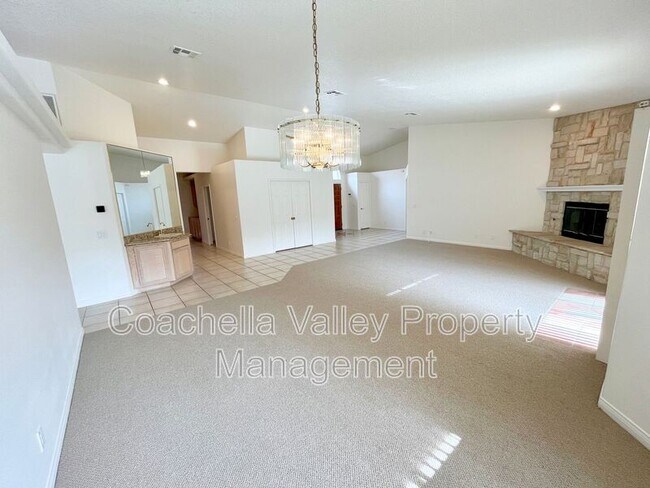 Building Photo - 78855 Aurora Way