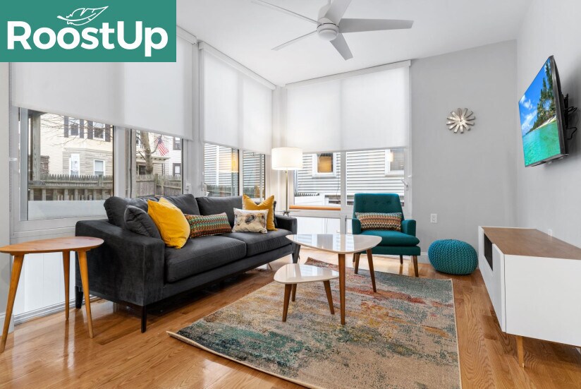 Building Photo - Furnished Bedroom with Private Bath in South Boston