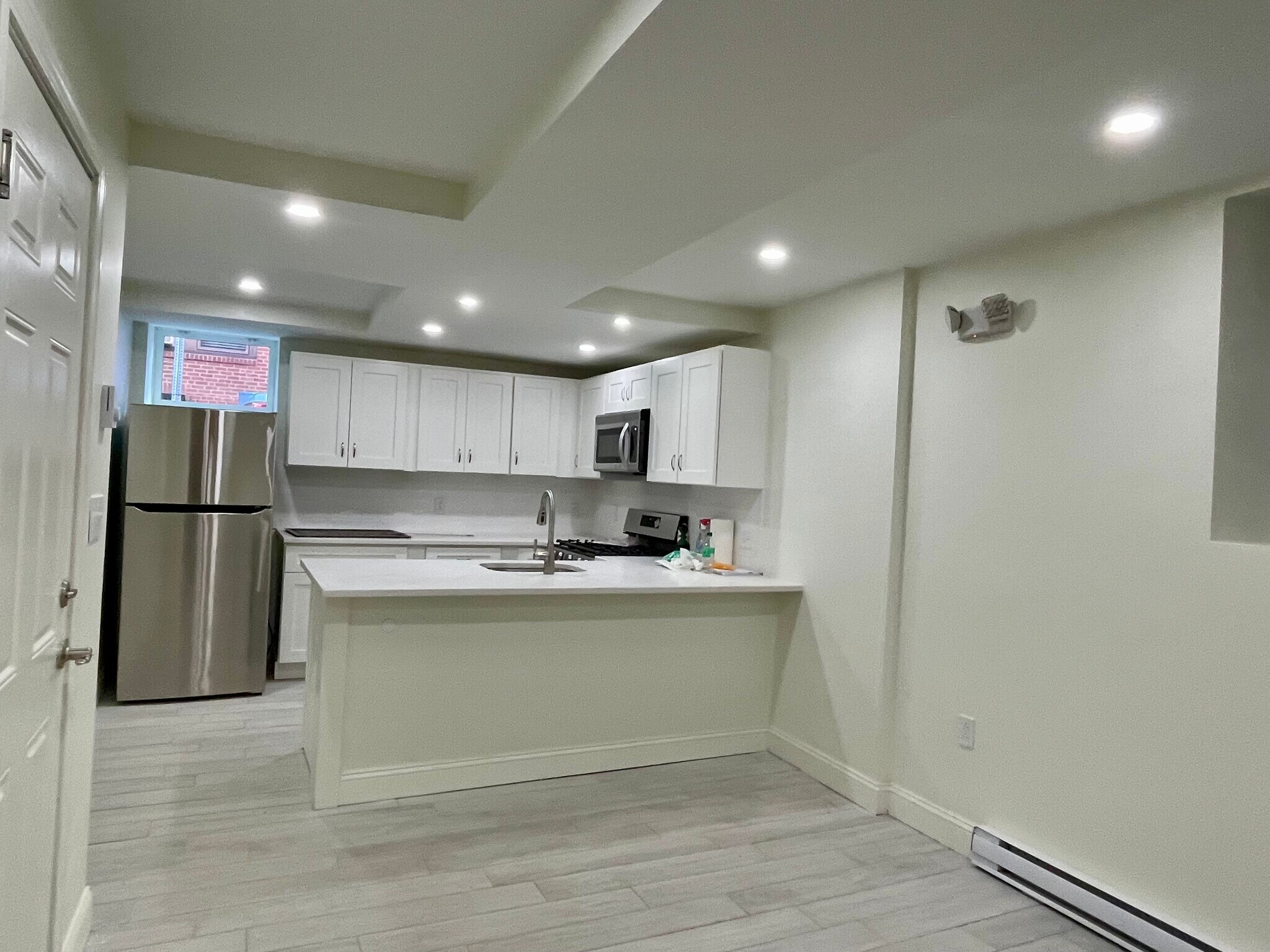 Building Photo - 47 Charter St