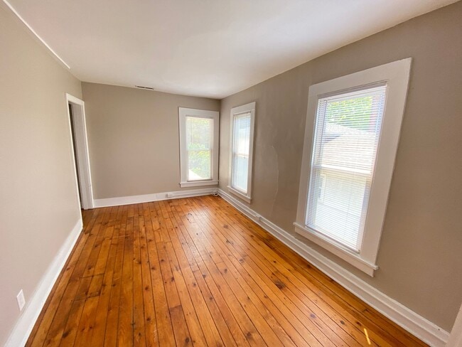 Building Photo - Hunter Ave 1273-1275 TNB