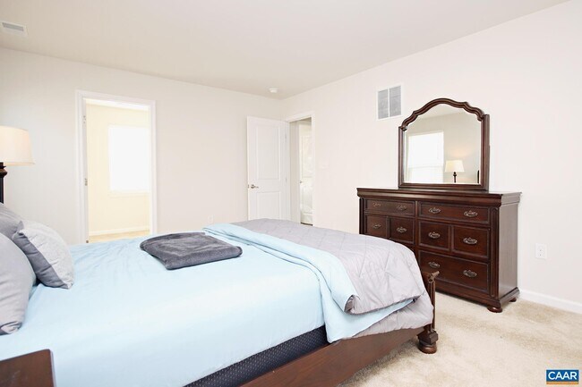 Building Photo - 4393 Sunset Dr