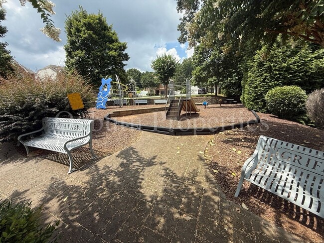 Building Photo - 3BR/2BA Charming Home in Griffith Park!