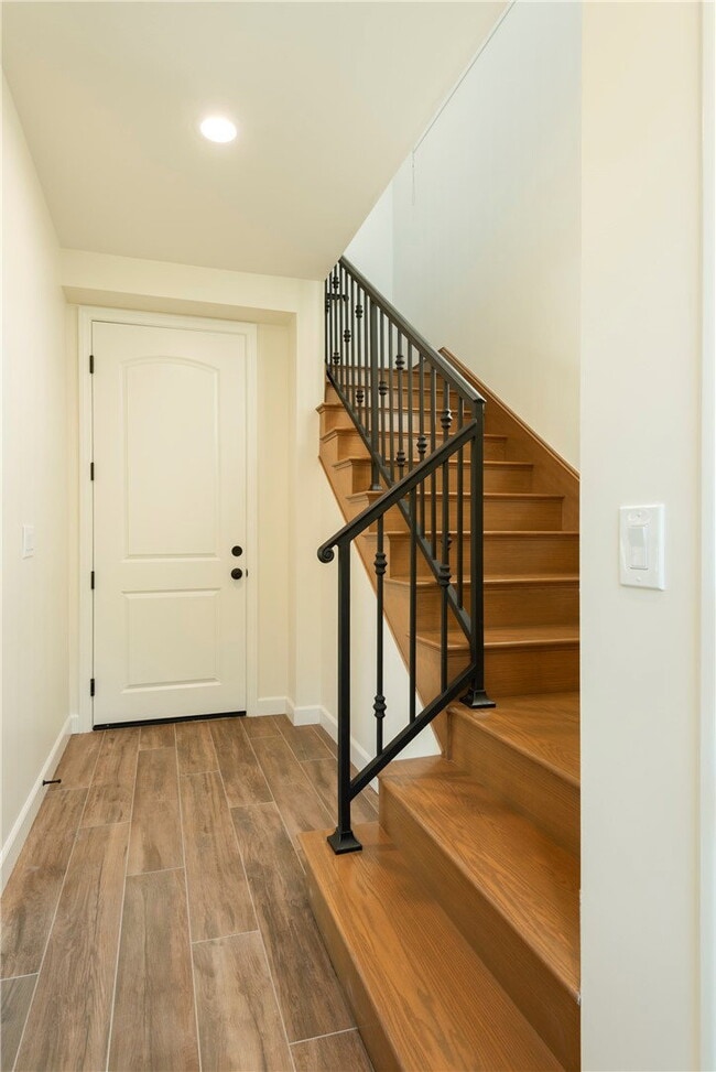 Building Photo - 5922 Encinita Ave