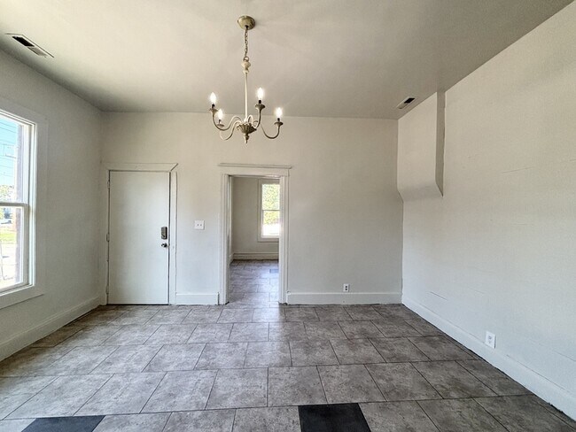 Building Photo - 61 S 800 W