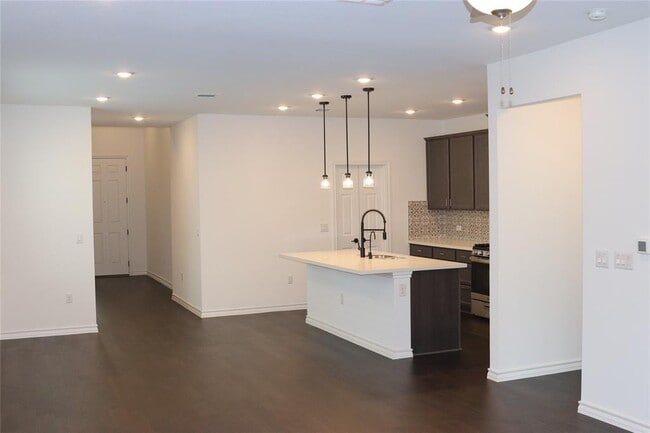 Building Photo - 5302 Jason Dr