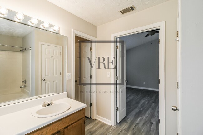 Building Photo - 10858 Morning Dove Dr