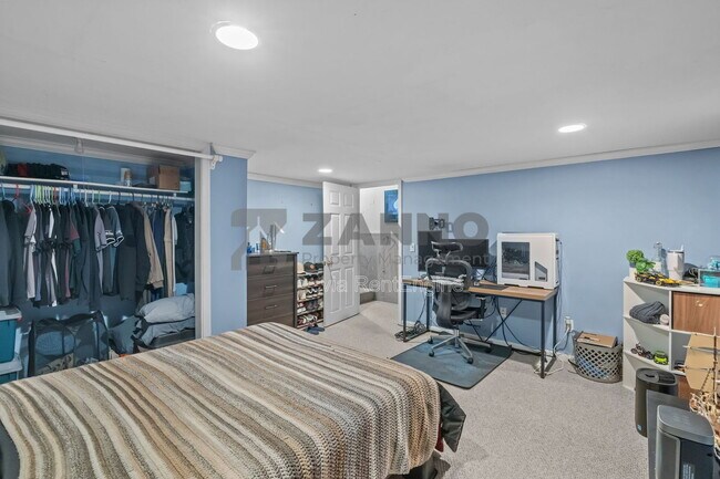 Building Photo - 498 Park Ave