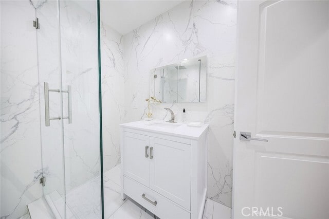 Building Photo - 7306 Farmdale Ave