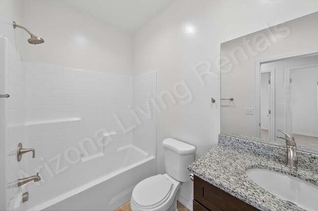 Building Photo - DESIRABLE LOCATION WITH RV PARKING
