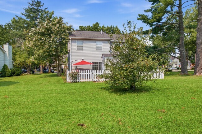 Building Photo - 1236 Carriage Park Dr