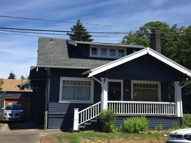 Building Photo - 2536 SE 38th Ave