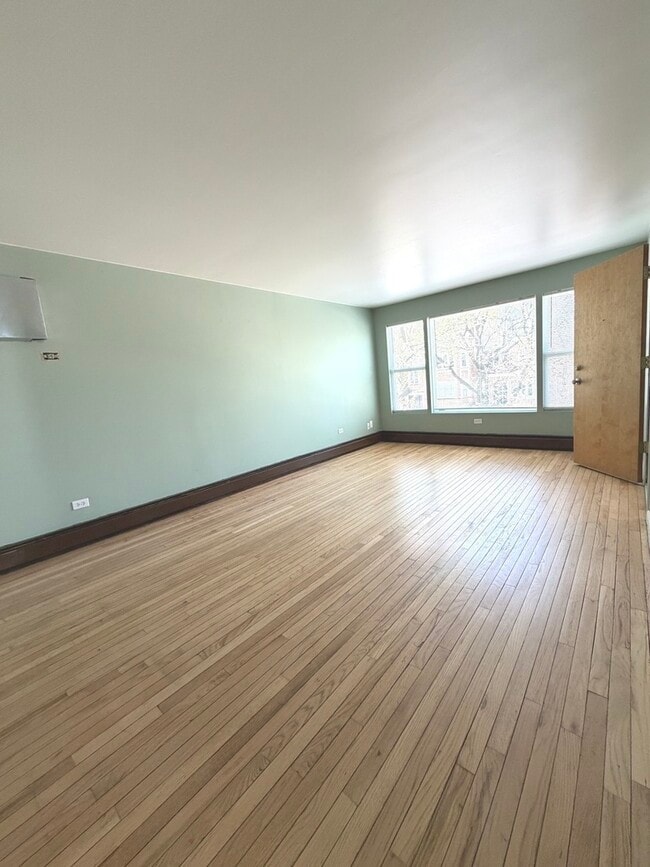 Building Photo - 6637 S Whipple St