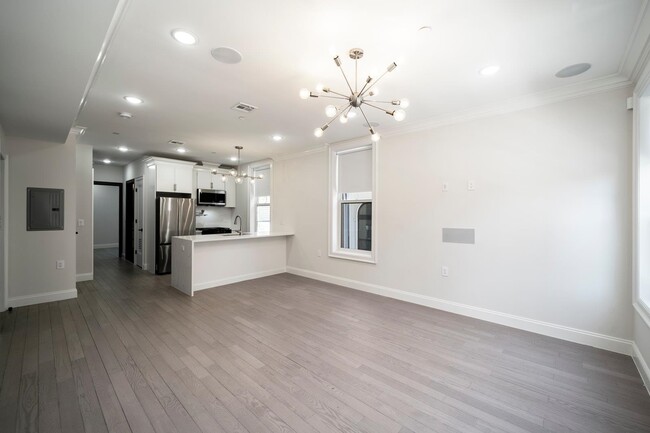 Building Photo - 131 Clifton Pl