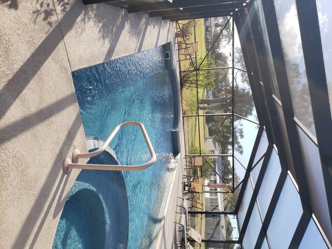 Building Photo - 7120 Coral Ridge Rd