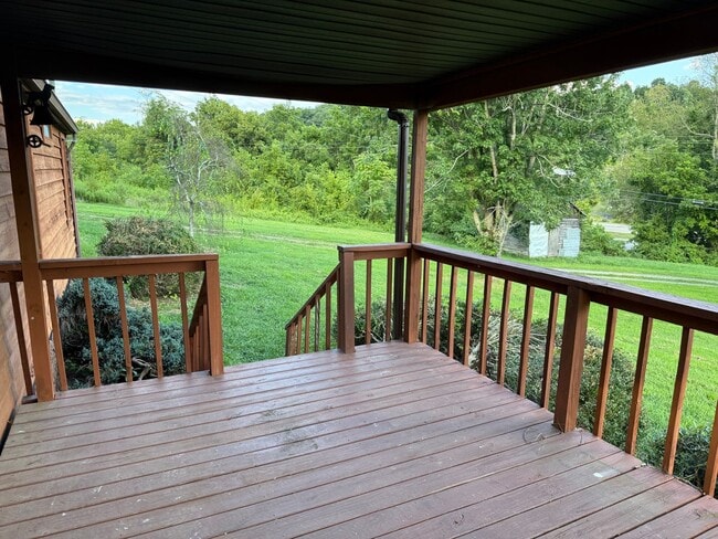 Building Photo - Move-In Ready 3/2 Home With Modern Upgrades & Country Charm