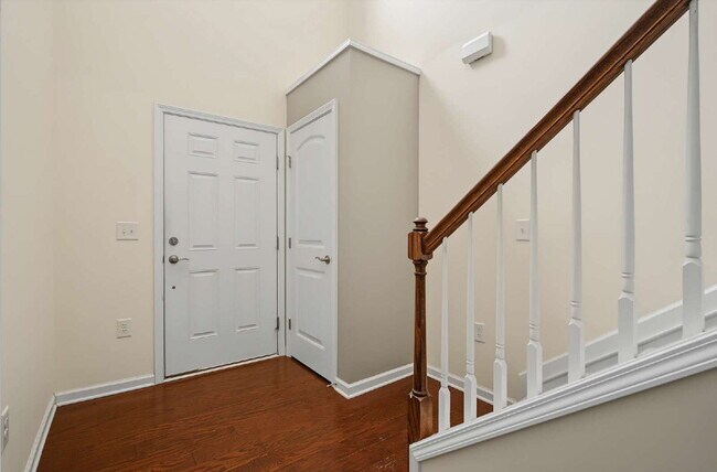 Building Photo - 3-Bed Townhome in Brier Creek