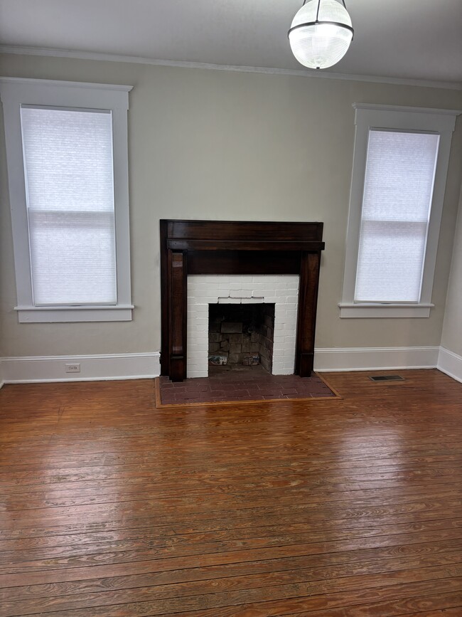 Building Photo - 1904 Perry Ave