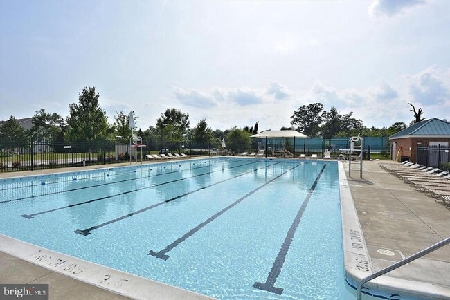 Building Photo - 981 Herons Run Ln