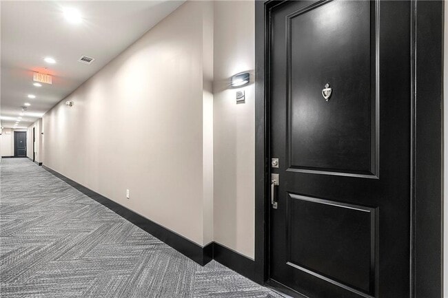 Building Photo - 6890 Peachtree Dunwoody Rd NE