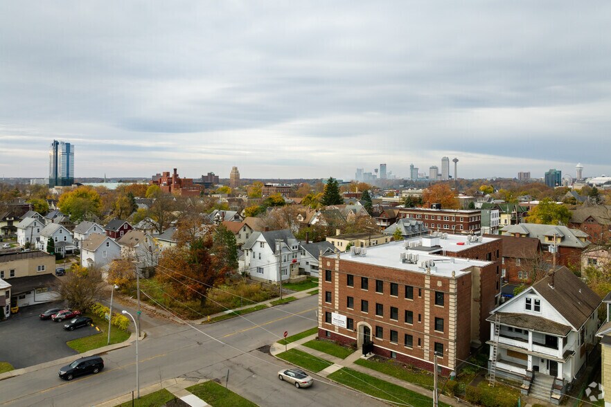 The Eleanor Apartments 704 8th St Niagara Falls NY 14301 Apartment