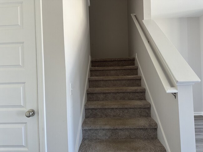 Building Photo - 96 Deerfield Dr NE