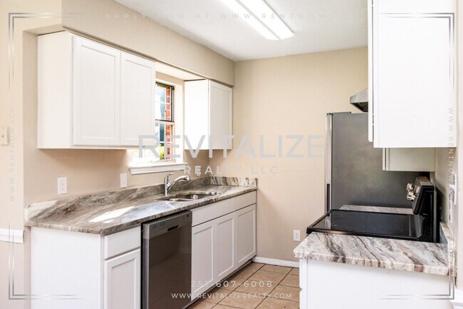 Building Photo - 1066 Bernice Hudson Dr