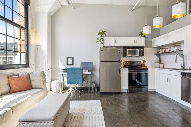 Building Photo - 500 Robert St N