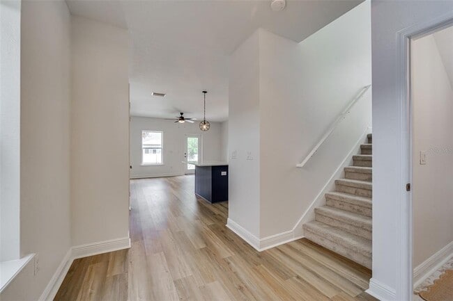 Building Photo - 1933 W Chestnut St