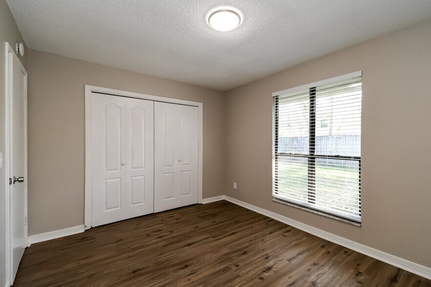 Building Photo - 4134 Nakema Dr S