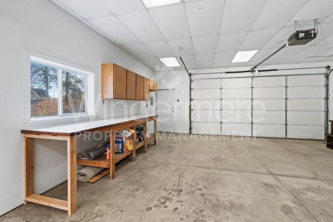 Building Photo - South Hill Charm