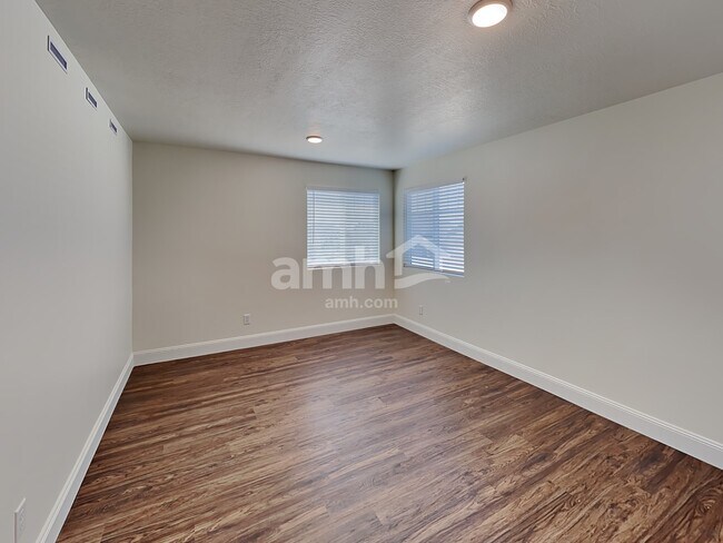 Building Photo - 3341 S 2580 W