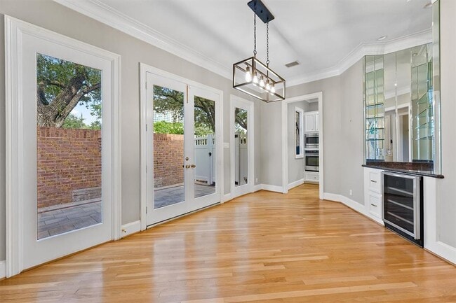 Building Photo - 3106 Sackett St