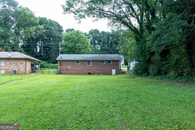 Building Photo - 211 Williamson Mill Rd