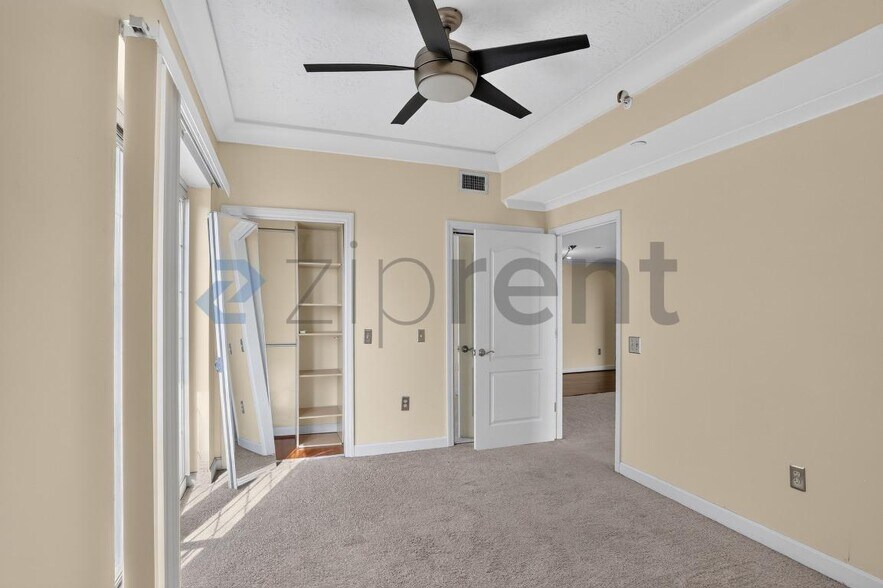 Building Photo - Unit 2607