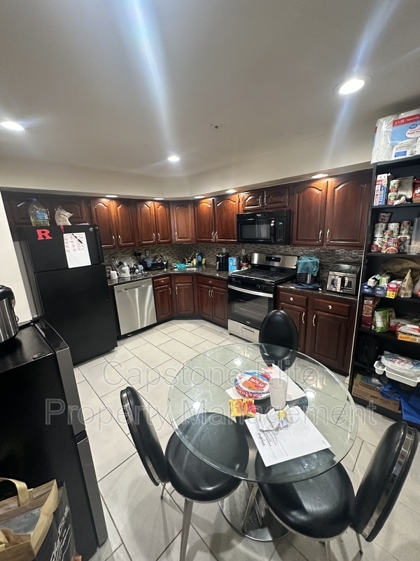 Building Photo - 67 Vaughan Dr