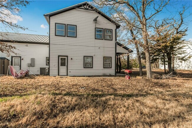 Building Photo - 3935 John Sharp Pkwy