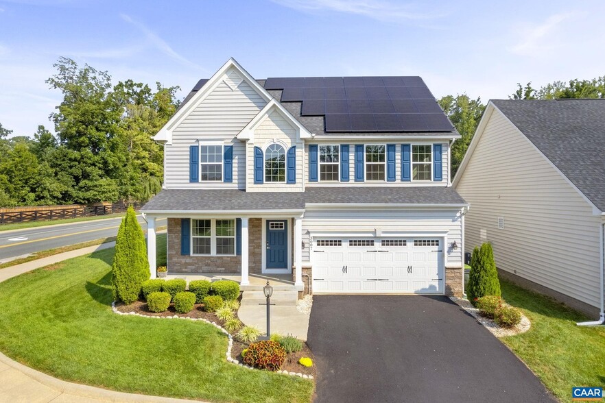 Stunning former model home - 3007 Sun Valley Dr