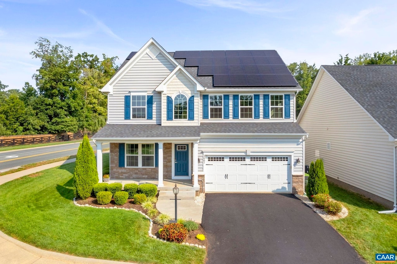 Stunning former model home - 3007 Sun Valley Dr